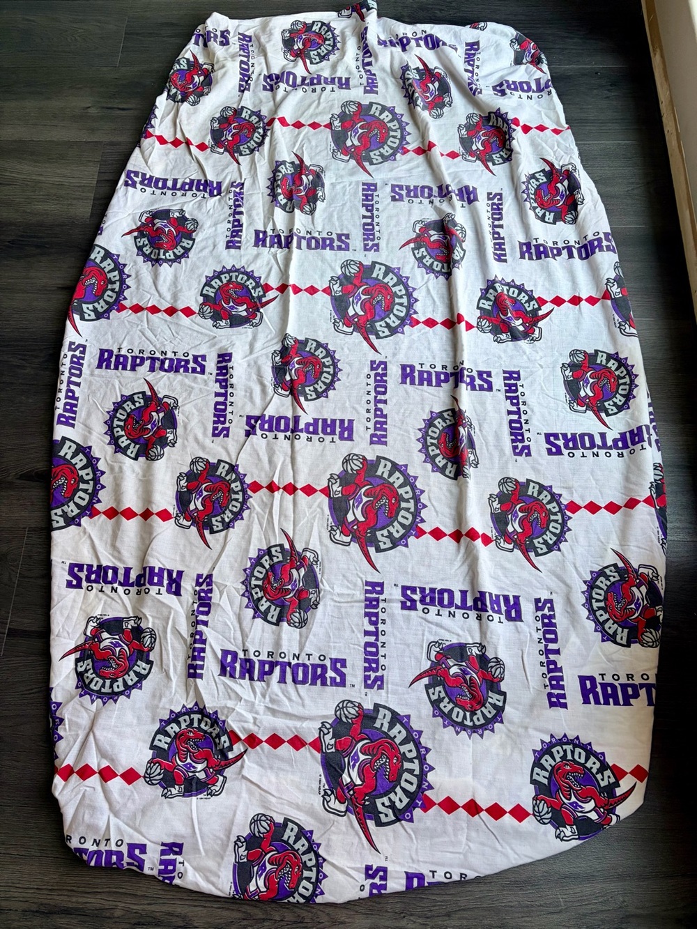 Vintage 1990 NBA Toronto Raptors Officially Licensed TWIN Size FITTED Bed Sheet